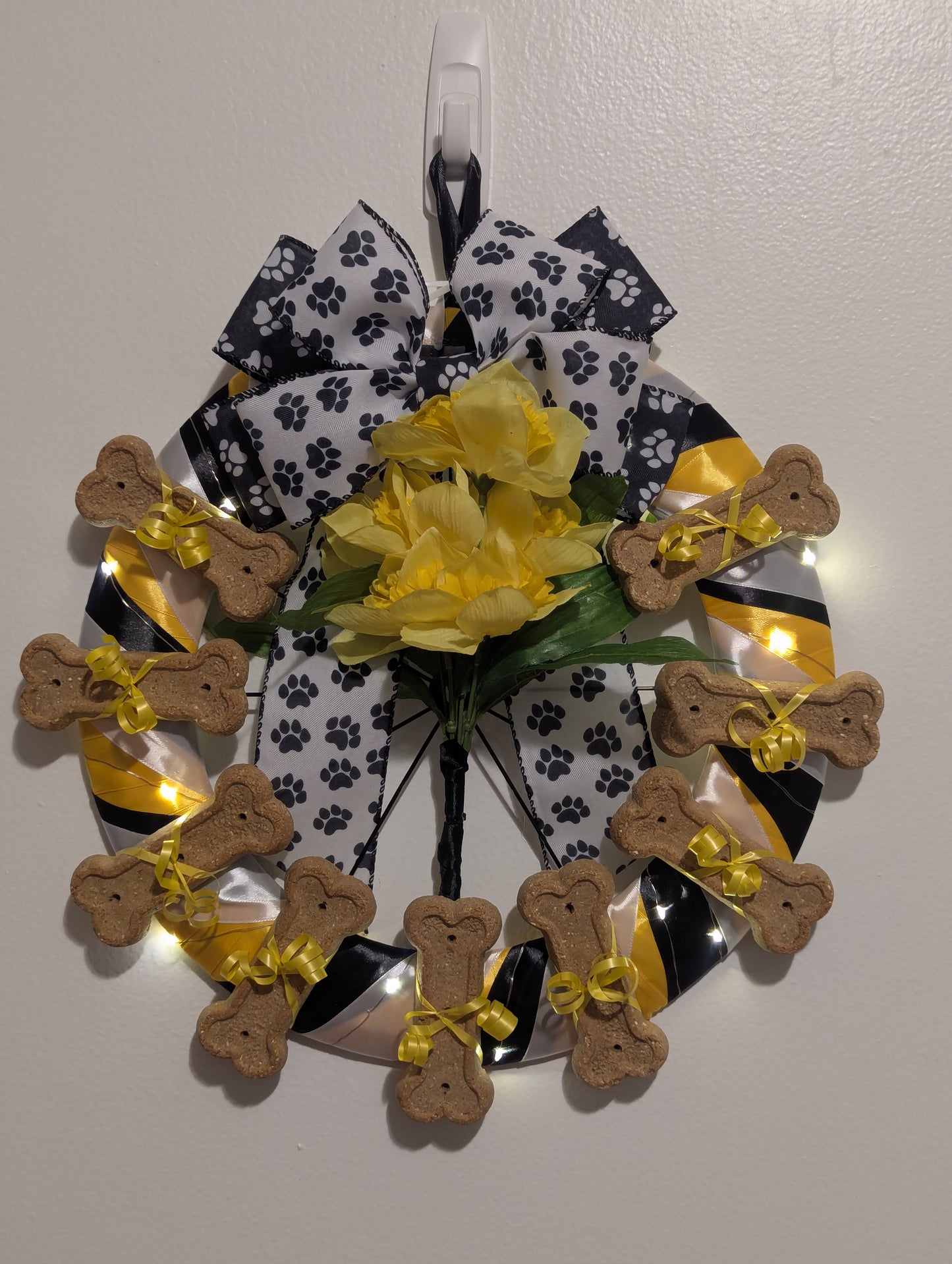Smyrna Jonquils Dog Lovers Dog Cookie Wreath