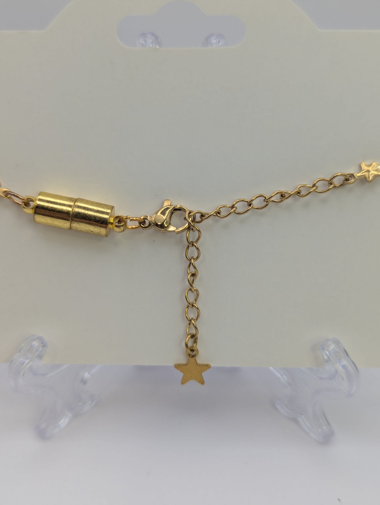 Fuchsia Glitter Globe Bracelet on Gold Chain